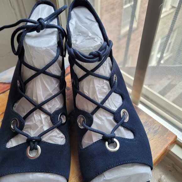 Blue Suede Wedges Bella Vita 10WW NIB "Ingrid" - Picture 2 of 9